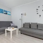 Unique & Seaside For 4 People In By Renters Appartement *