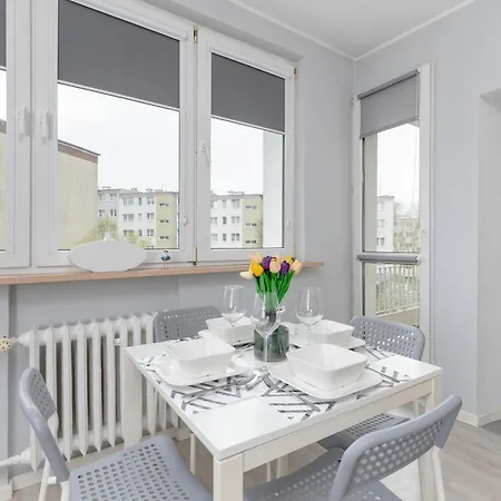 Unique & Seaside For 4 People In By Renters Gdynia