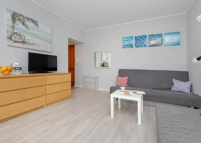 Unique & Seaside For 4 People In By Renters גדינייה