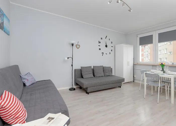 Unique & Seaside For 4 People In By Renters * גדינייה