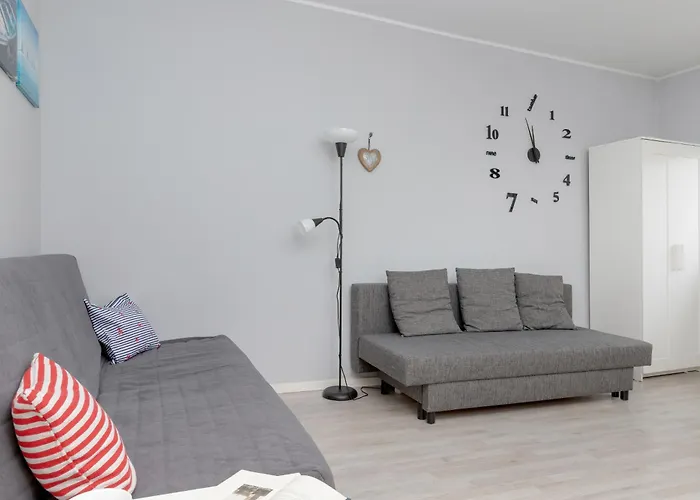 Unique & Seaside For 4 People In By Renters * גדינייה