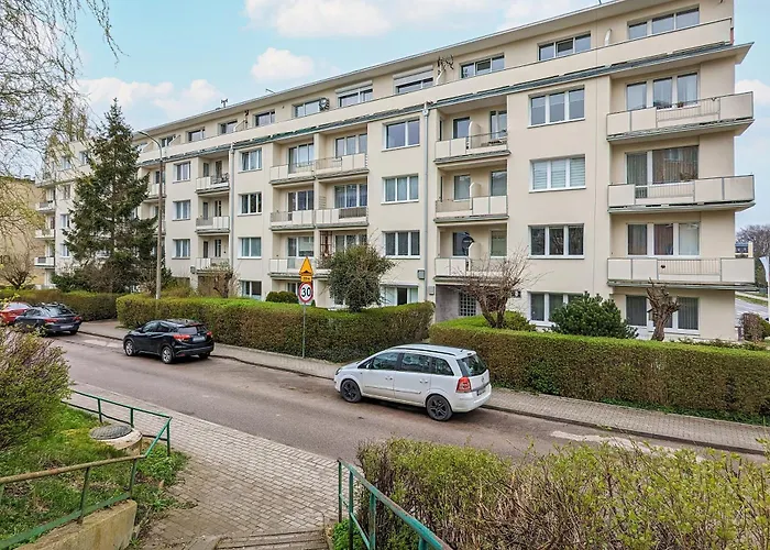 Unique & Seaside For 4 People In By Renters דירה *